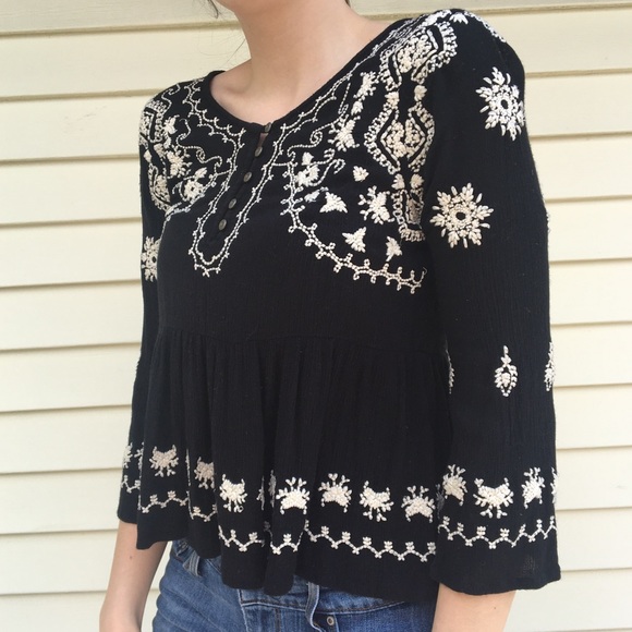 Forever 21 Embroidered Top - Picture 3 of 4